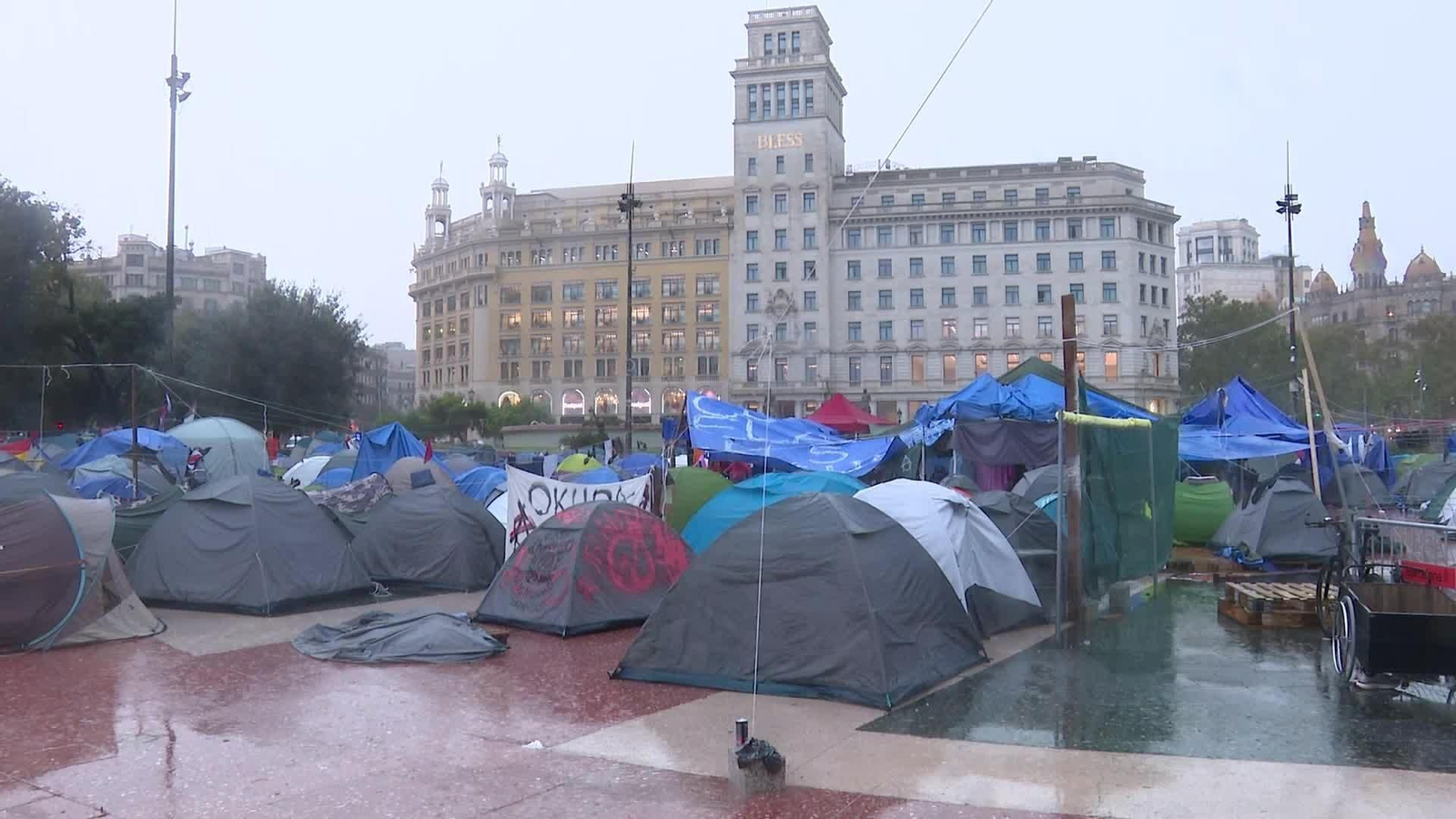 L034-BARCELONA ACAMPADA VIVIENDA