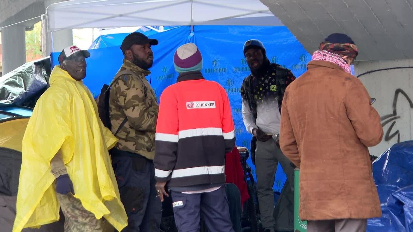 M029-BARCELONA SEGUIMIENTO CONFLICTO MIGRANTES DESALOJADOS