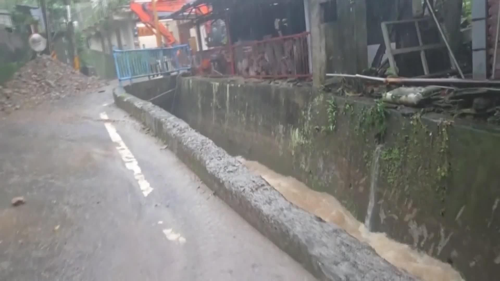 L004-TAIWAN INUNDACIONES