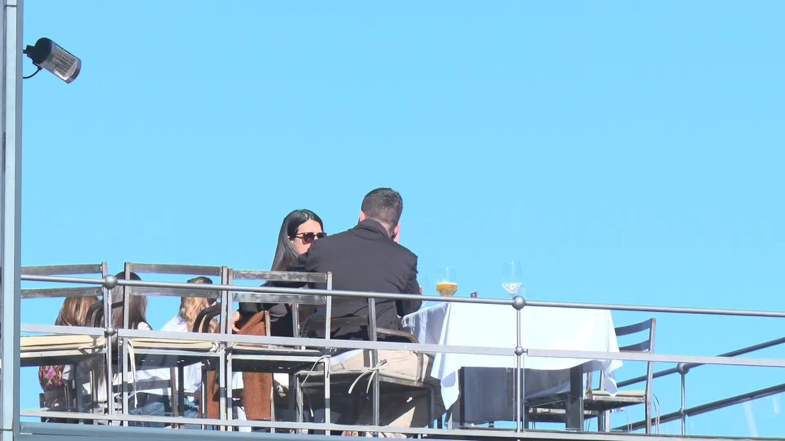 J096-VARIOS TIEMPO TARDE