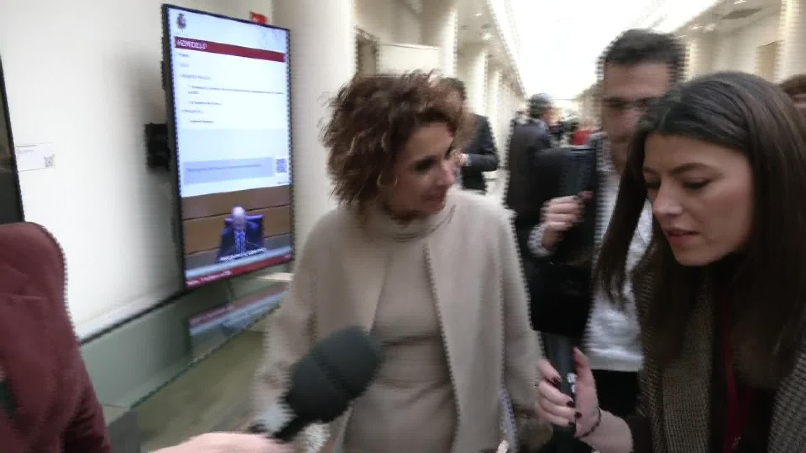 M075-MADRID SENADO PASILLOS TARDE