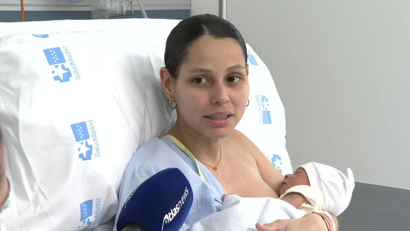 Se frena la caída de la natalidad en España por primera vez en una década