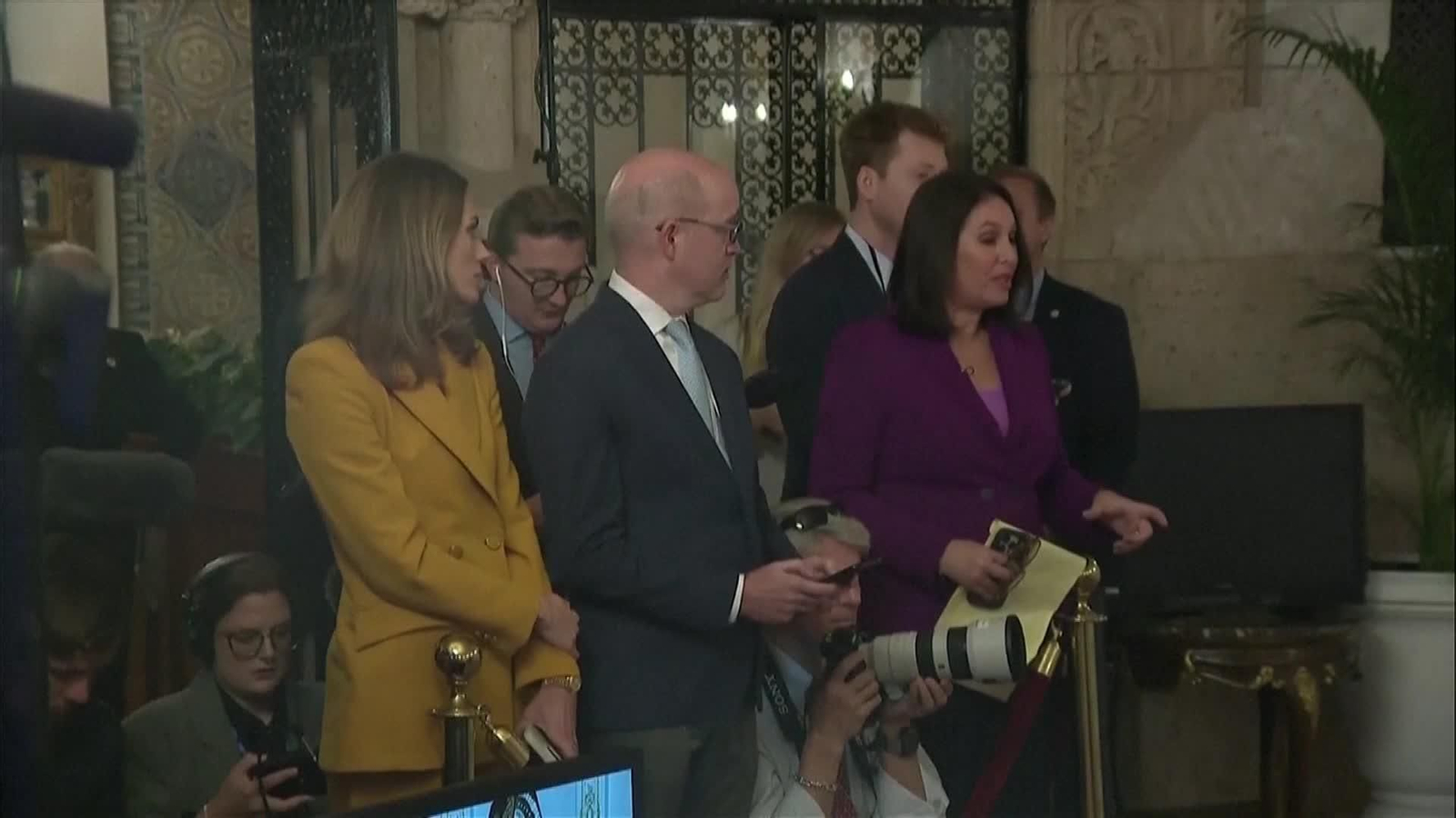 V073-EEUU TRUMP LLAMA ESTUPIDA A UNA PERIODISTA