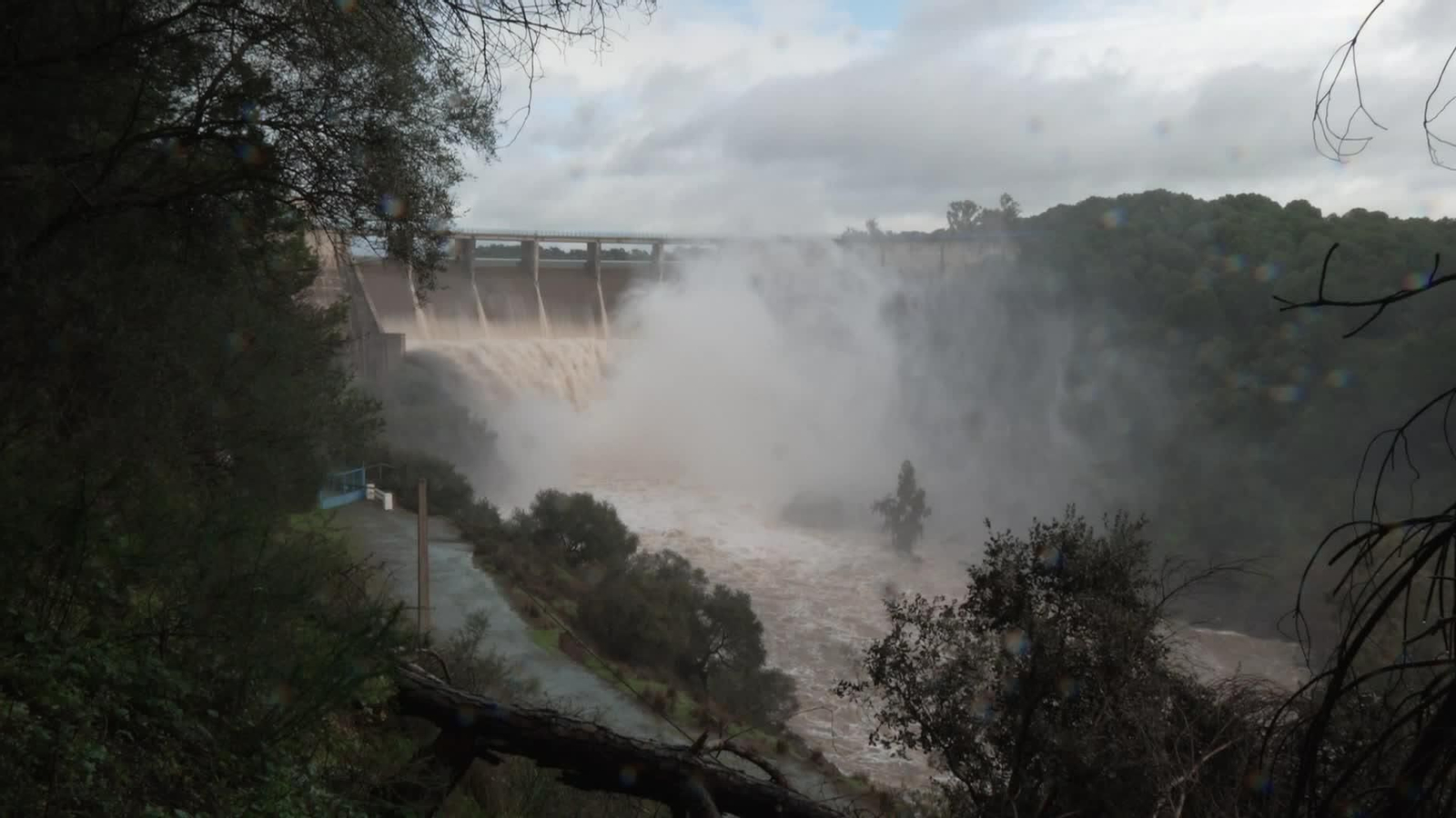 L036-SEVILLA EMBALSES DESAGUANDO