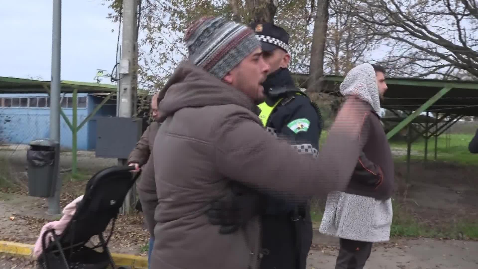 J049-SEVILLA DERRIBO GASOLINERA