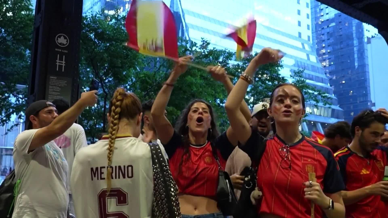 va locura españoles nueva york