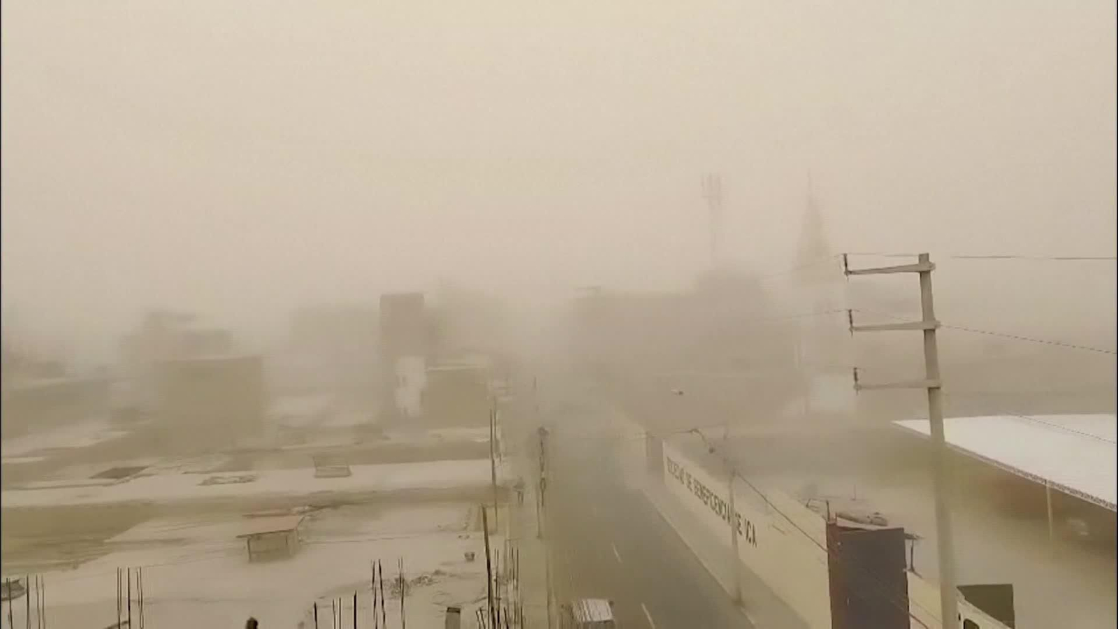 Una inesperada tormenta de arena azota la zona del Valle de Ica, en Perú
