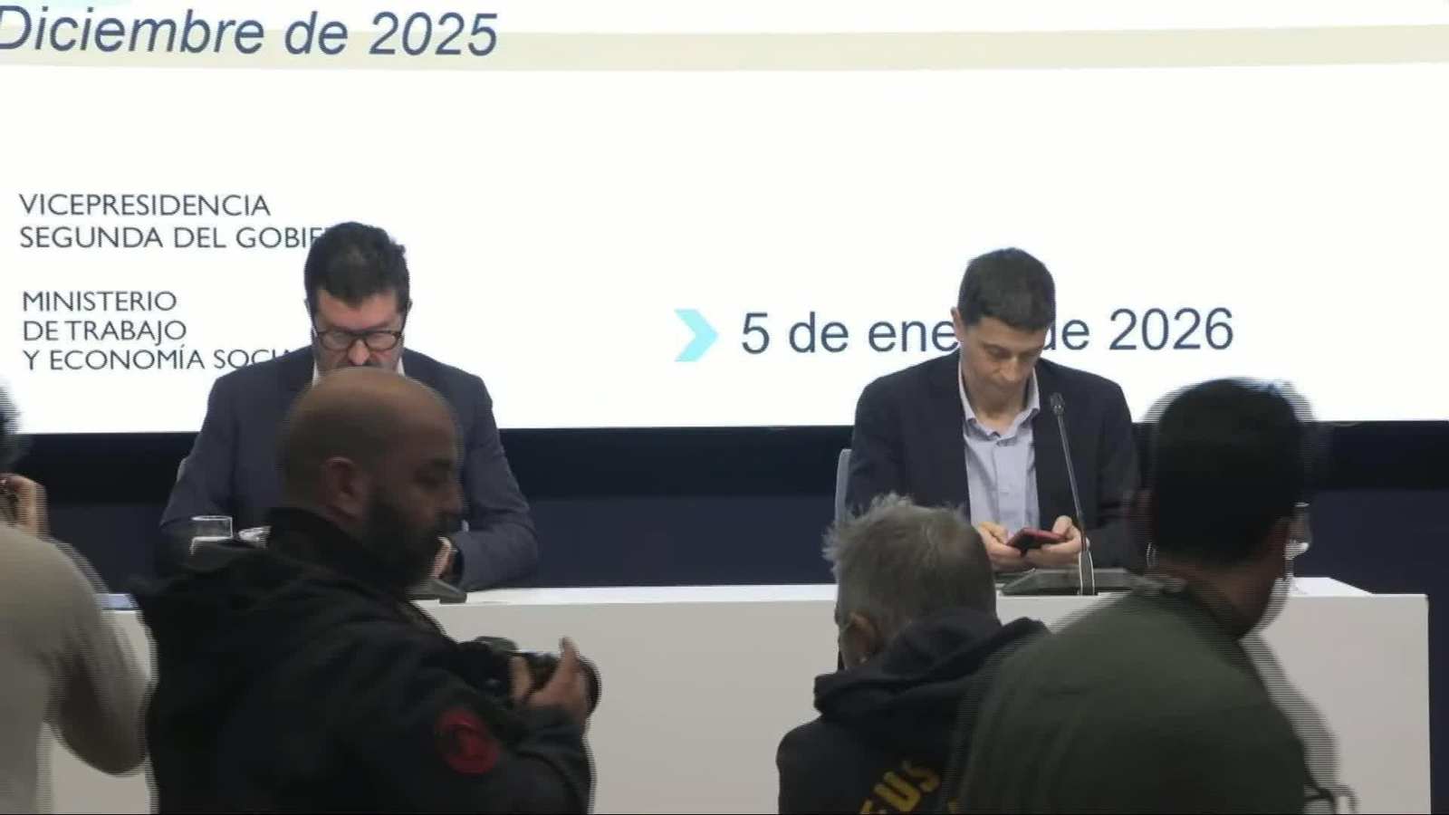 L022-VARIOS REACCIONES PARO DICIEMBRE