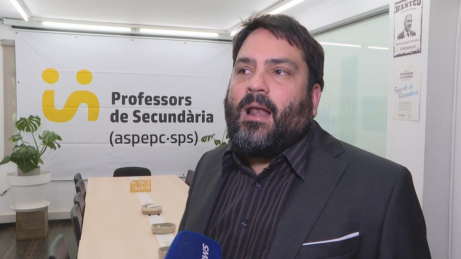 X052 BARCELONA POLEMICA MOSSOS INSTITUTOS frame 3405