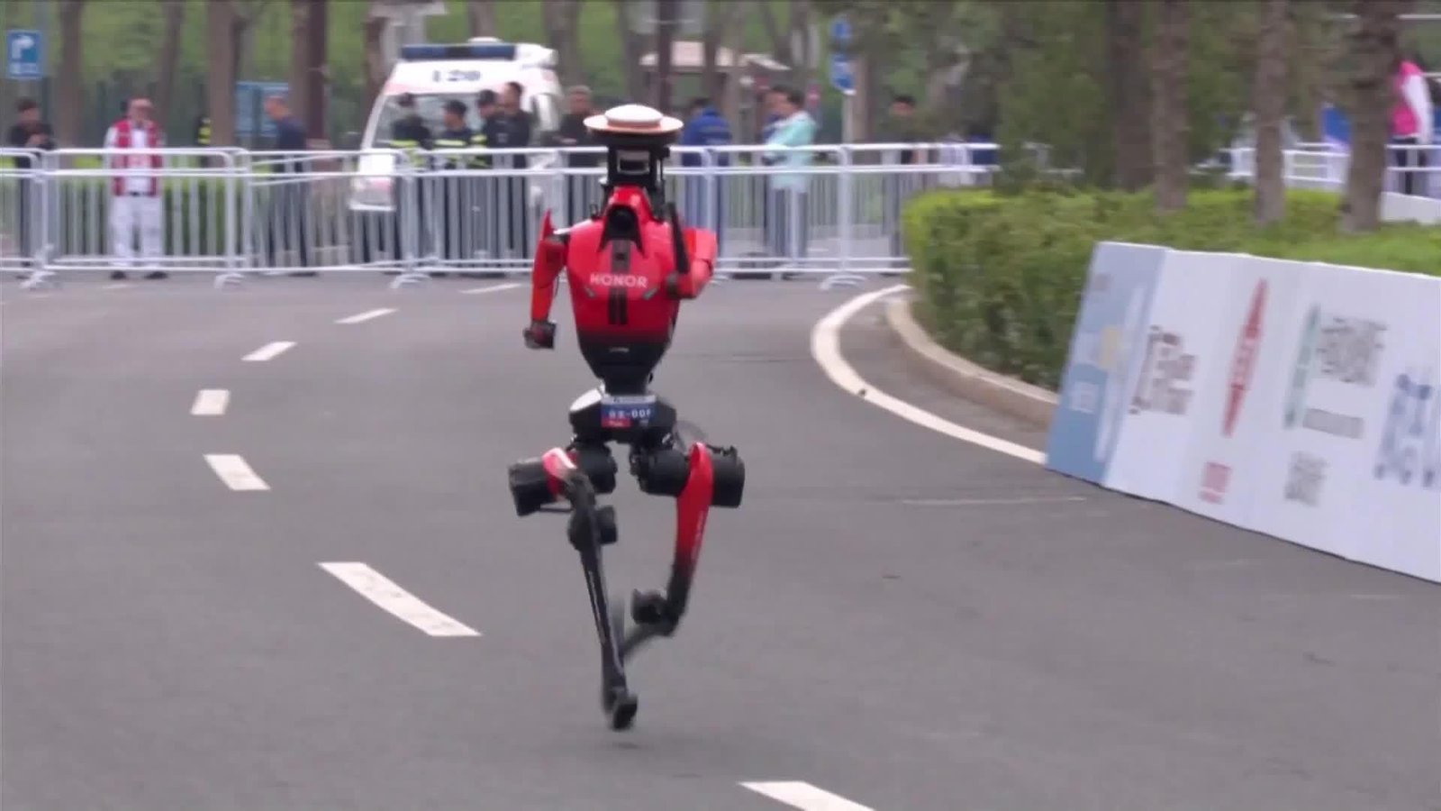 va china media maraton robots