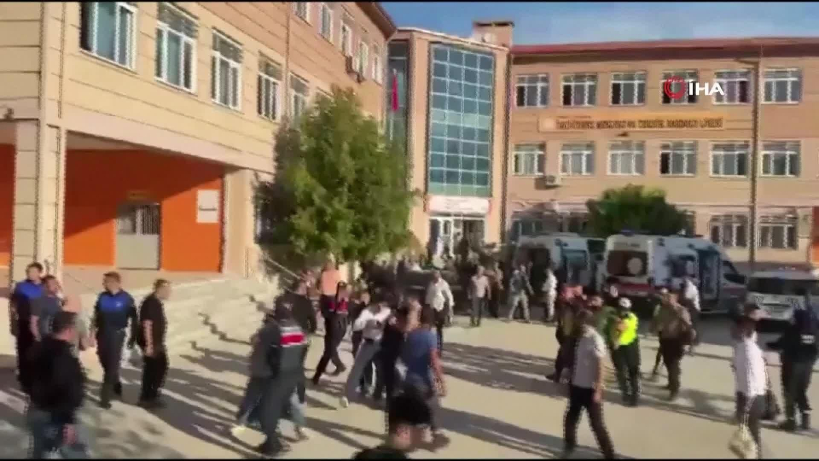 M004-TURQUIA TIROTEO COLEGIO