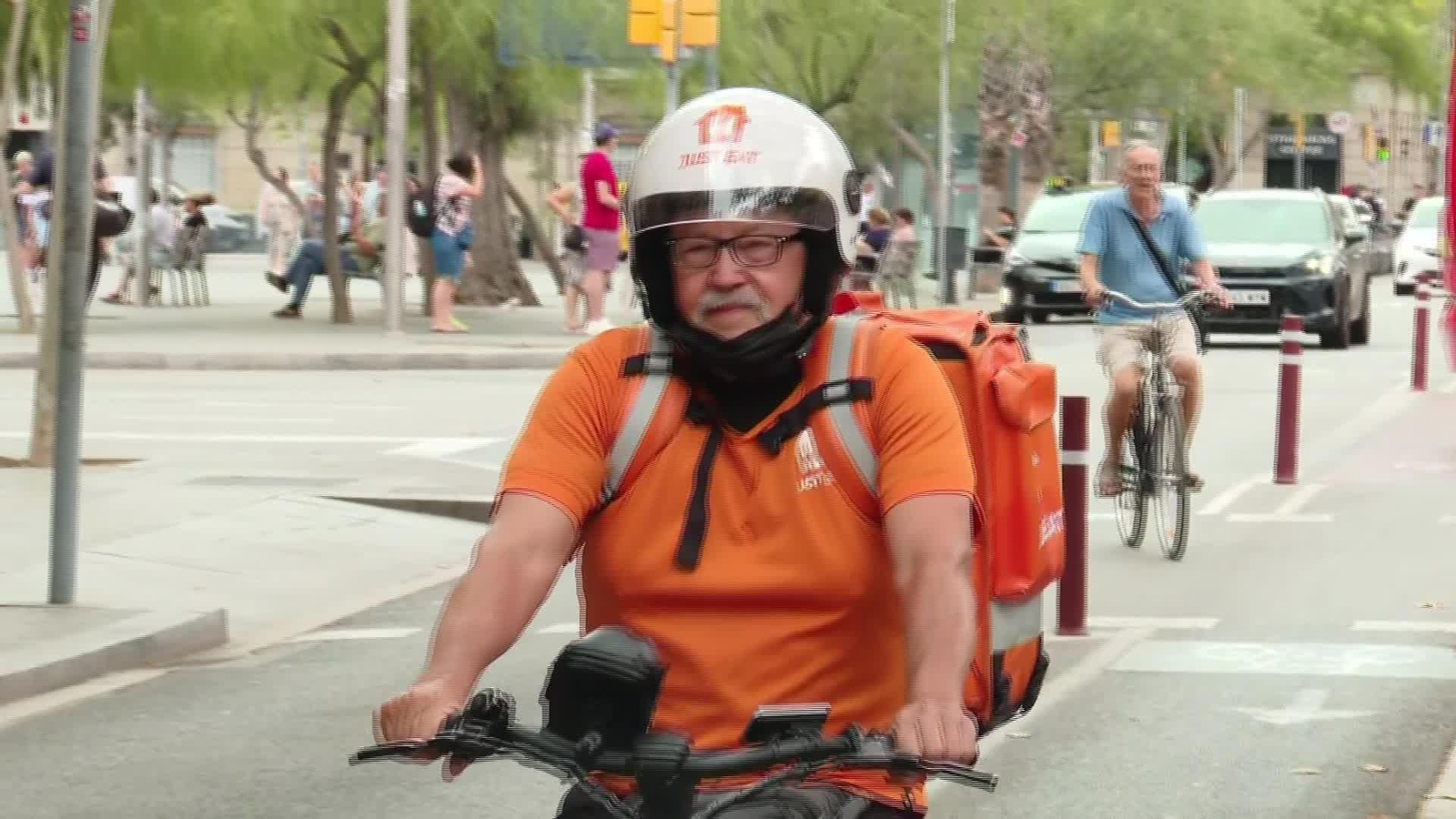 J654-EDI RIDER DE 73 AÑOS