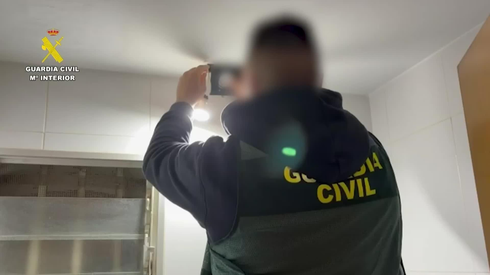 X011-IMAGENES GC CAMARAS ESPIA ASEOS BAR VALENCIA