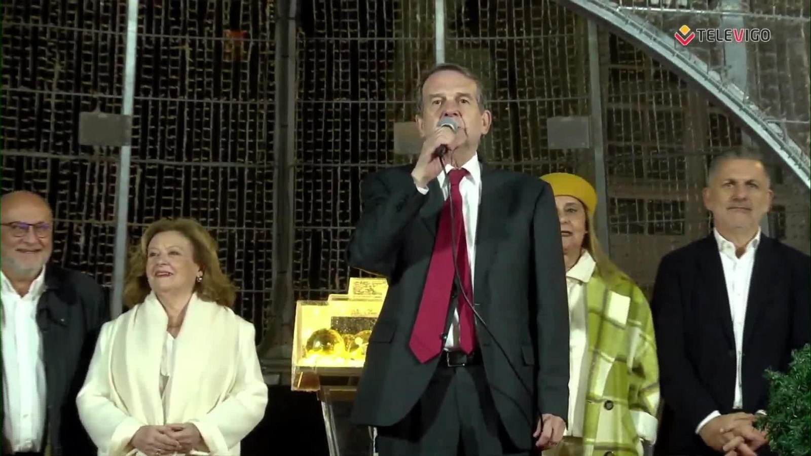 S036-VIGO ENCENDIDO LUCES NAVIDAD