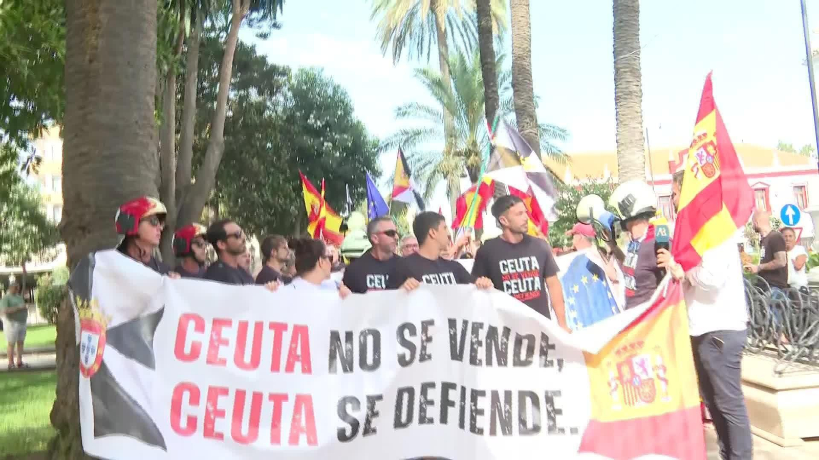 L029-CEUTA CONCENTRACION POLICIAS Y BOMBEROS