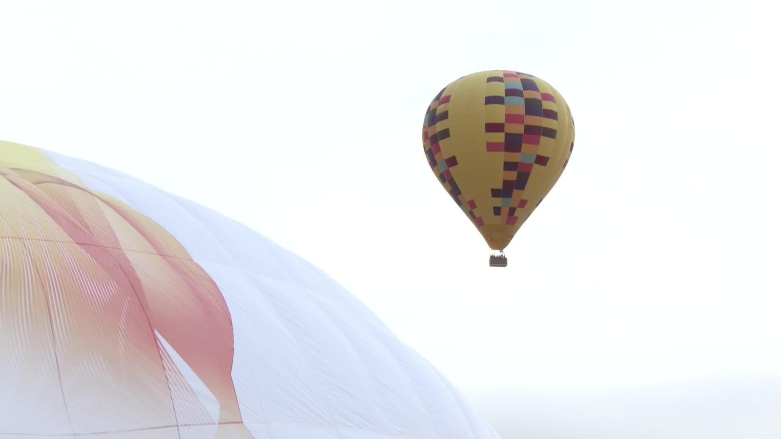 Segovia se acerca al cielo con su tradicional festival de globos aerostáticos