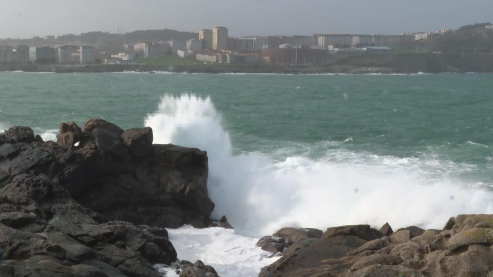 J037-A CORUÑA ALERTA OLEAJE