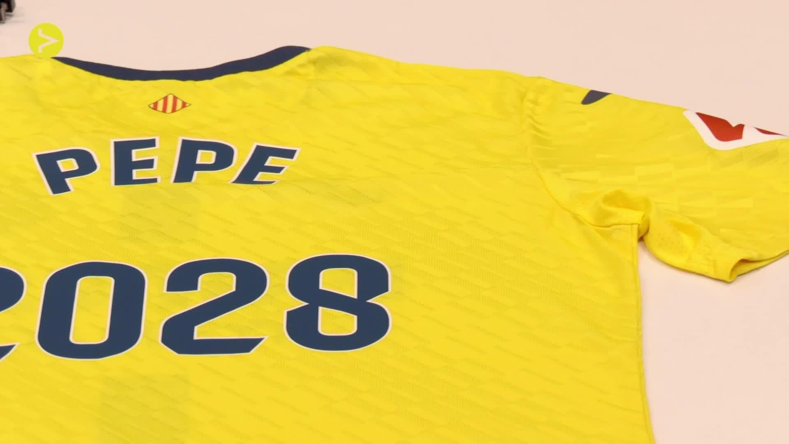 X670-VILLARREAL RENOVACION NICOLAS PEPE