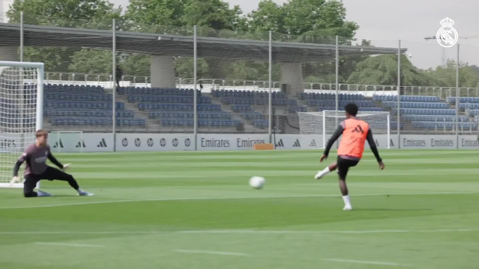 va rm mbappe con el grupo