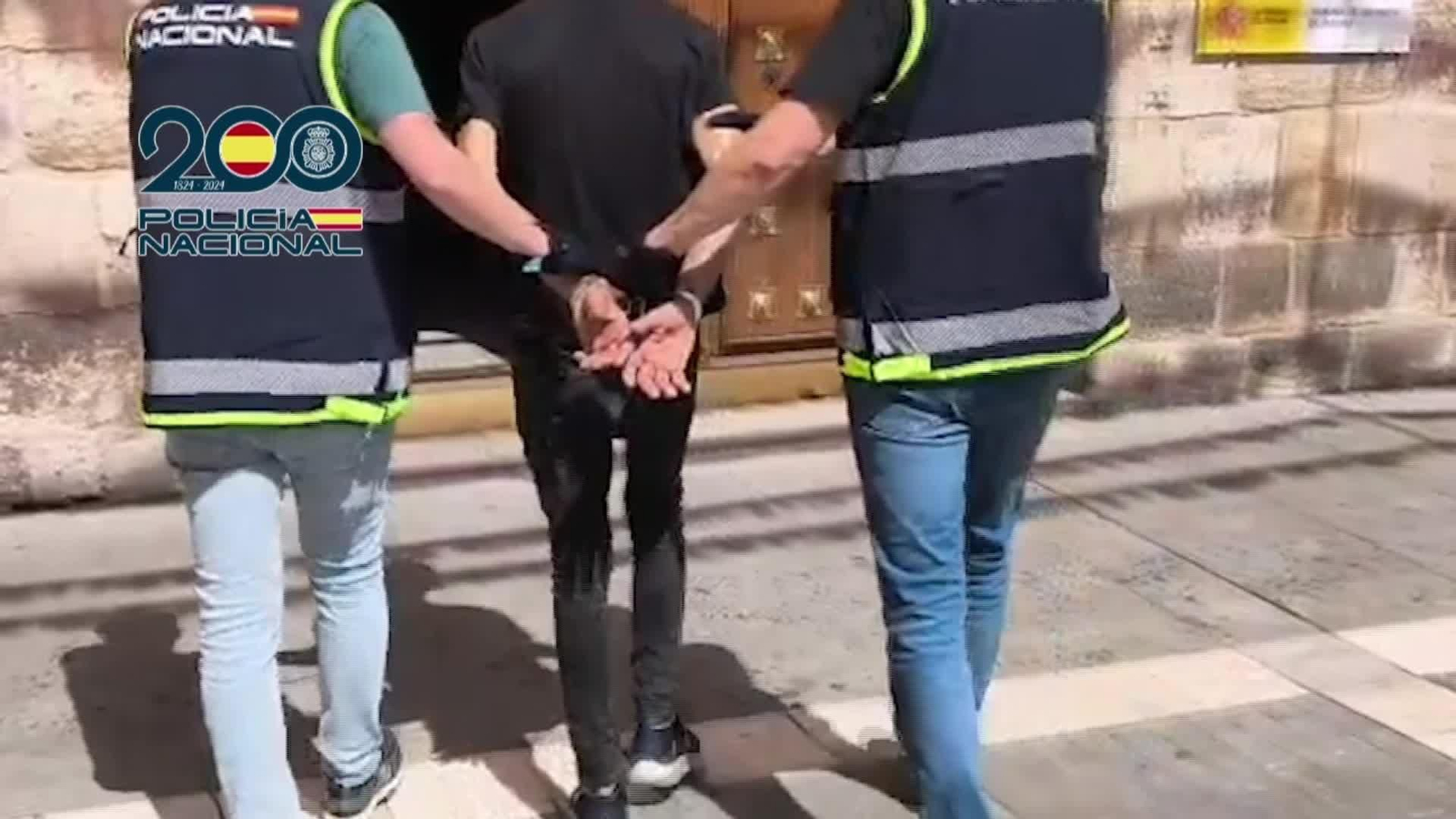 J032-IMAGENES POLICIA DETENIDO RETENER A SU PAREJA EN MADRID
