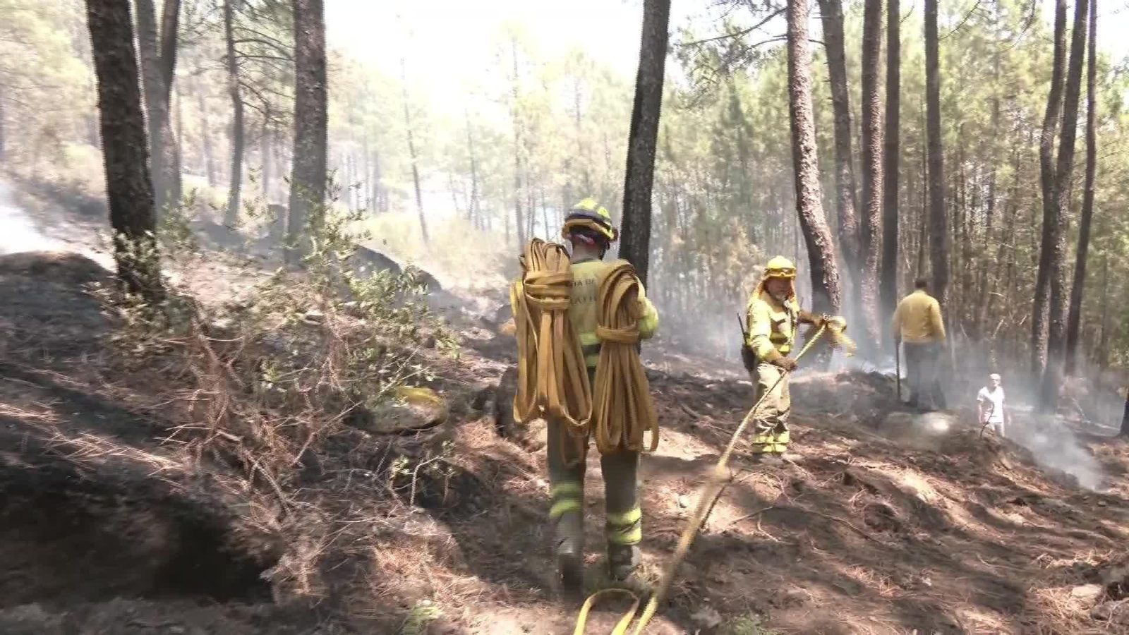 J057-AVILA SEGUIMIENTO INCENDIO MOMBELTRAN TARDE
