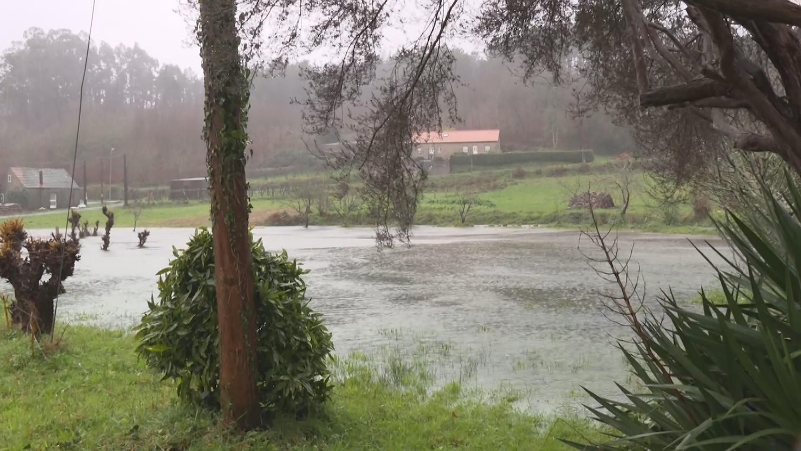 cuntis arroyo desbordado