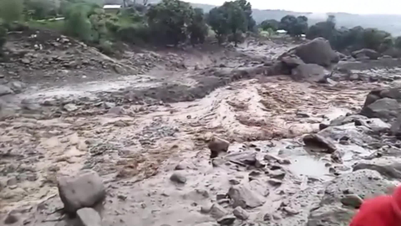 S007-KENIA CORRIMIENTO TIERRA