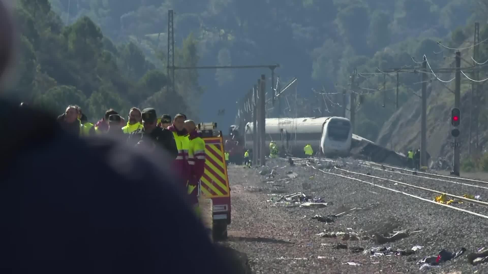 X053-EDI VARIOS POLITICOS Y TRENES