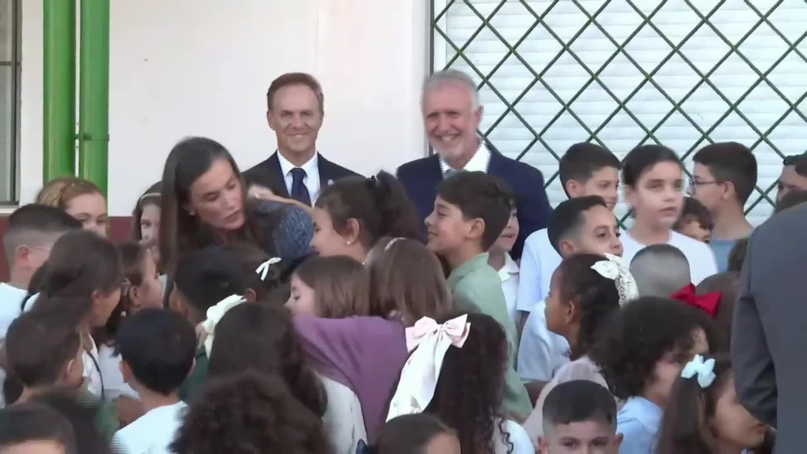 va reyes visita colegio