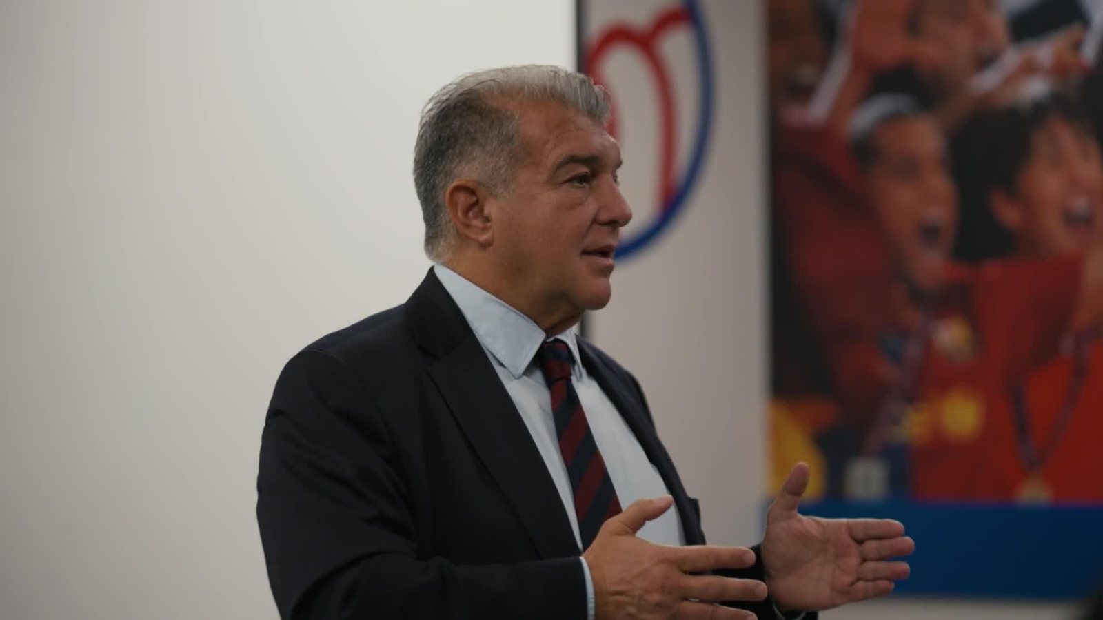 M061-BARCELONA LAPORTA SE DESPIDE DE JUGADORES 2FIN