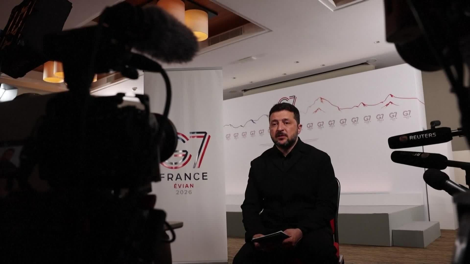 M067-FRANCIA ZELENSKI SOBRE LA GUERRA CON RUSIA