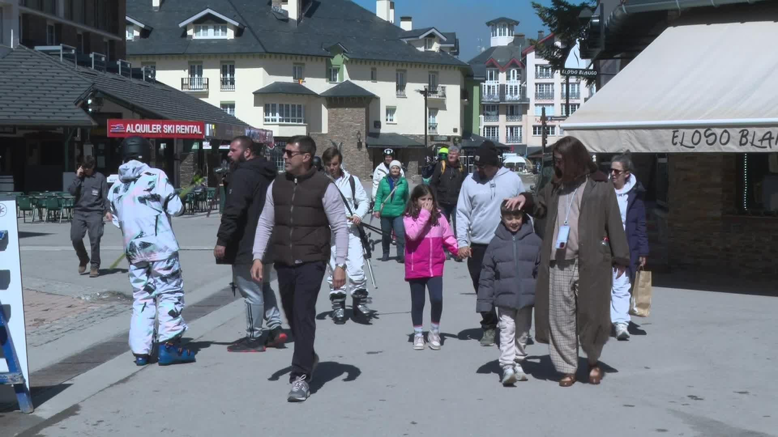 V037-GRANADA NIEVE EN SIERRA NEVADA