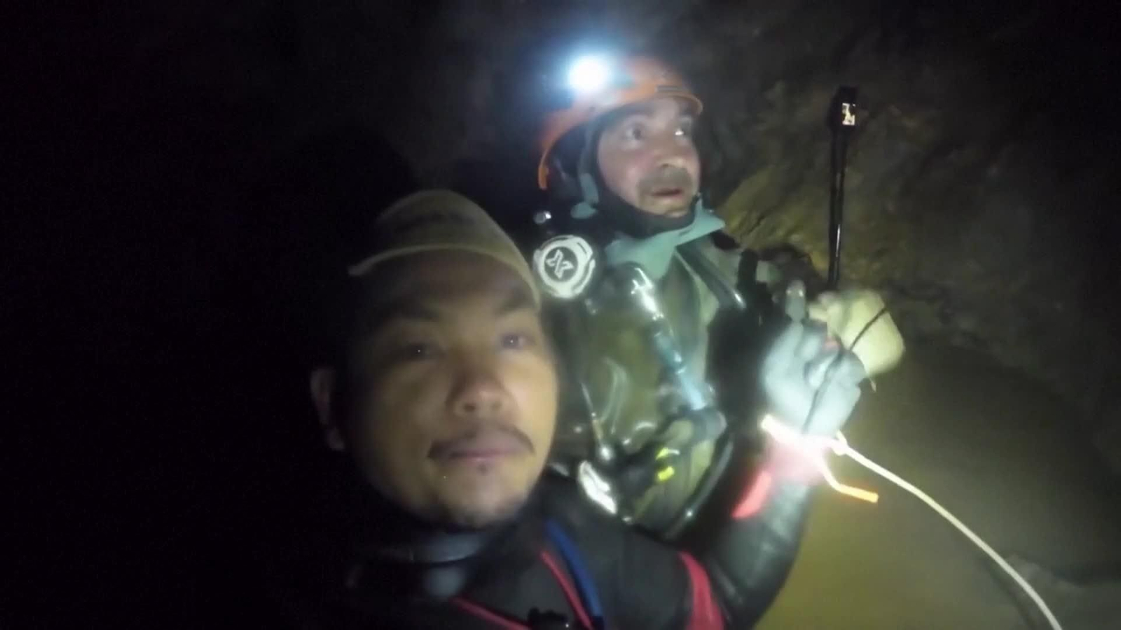 X061-LAOS RESCATE ATRAPADOS EN CUEVA
