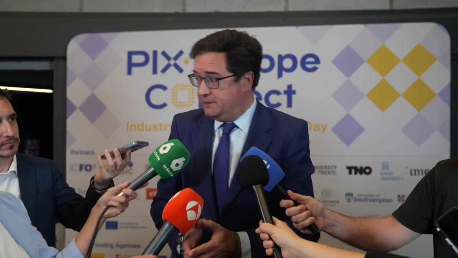 J044-BARCELONA DECLARACIONES OSCAR LOPEZ