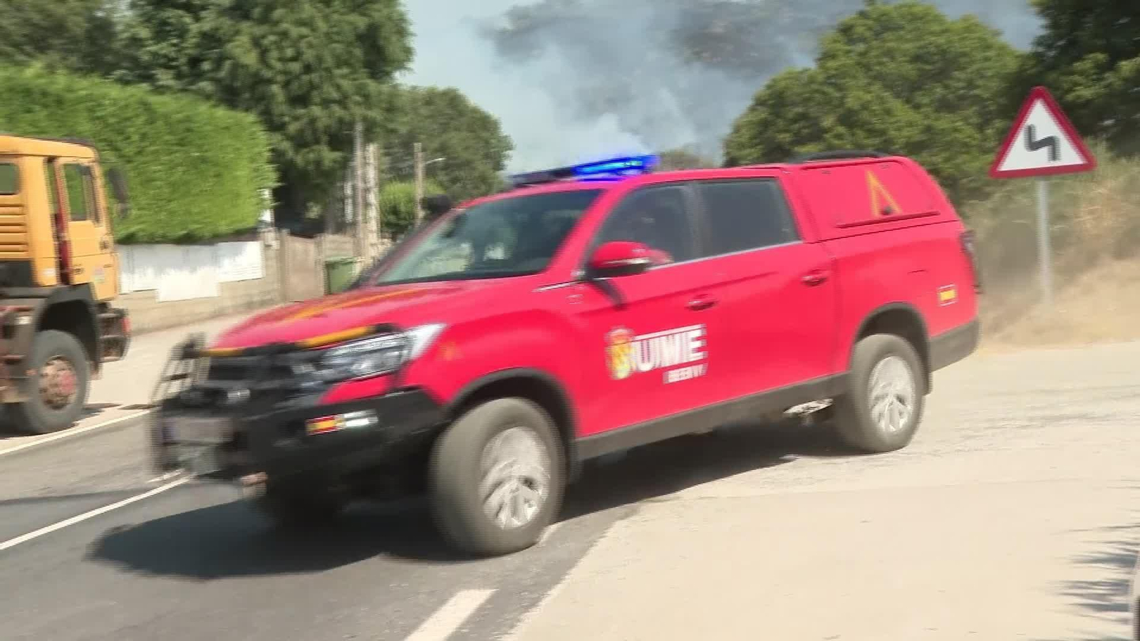 S039-OURENSE INCENDIO FORESTAL VILADERVOS