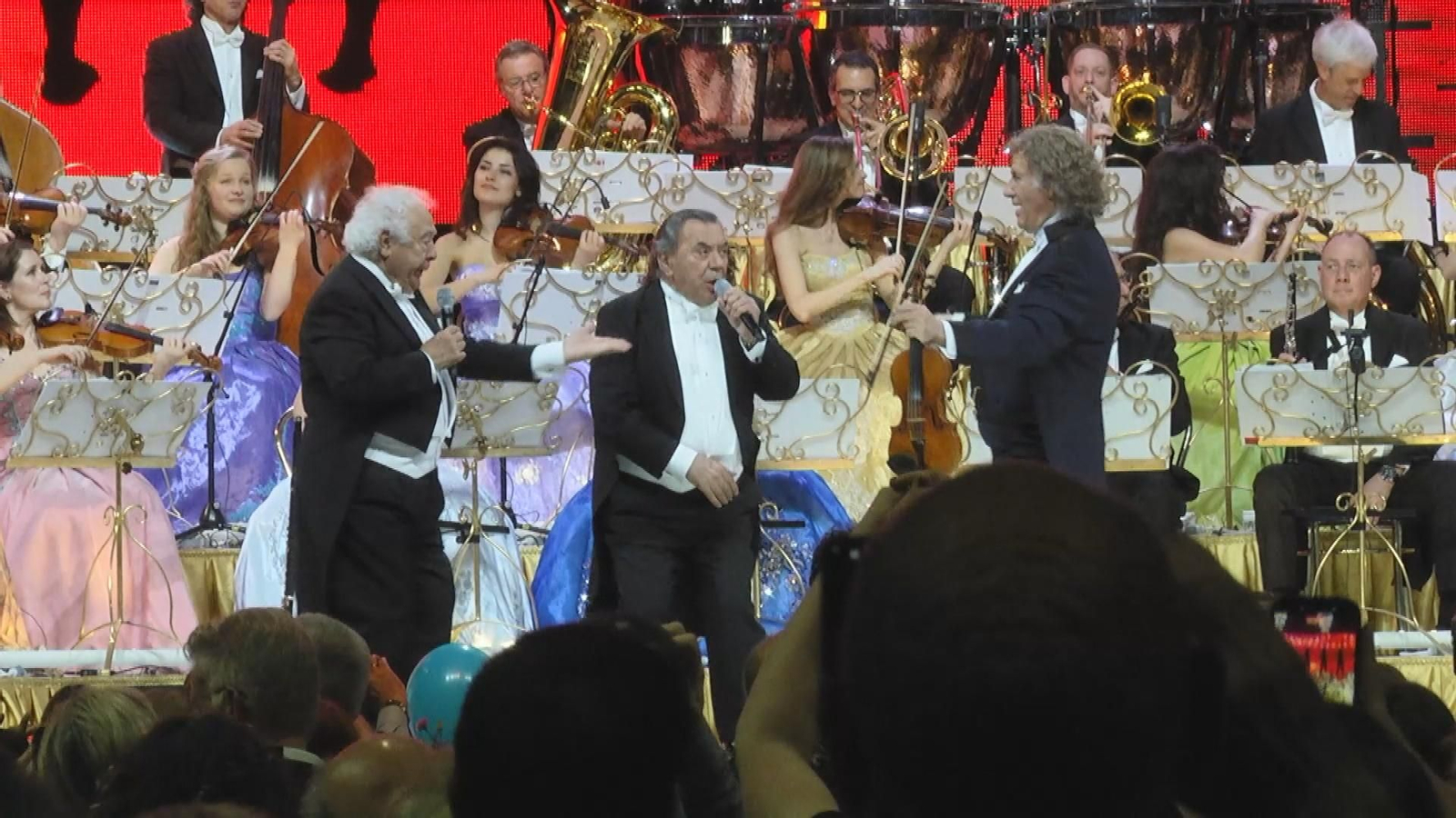 André Rieu hace vibrar Valencia con un lleno absoluto en el Roig Arena