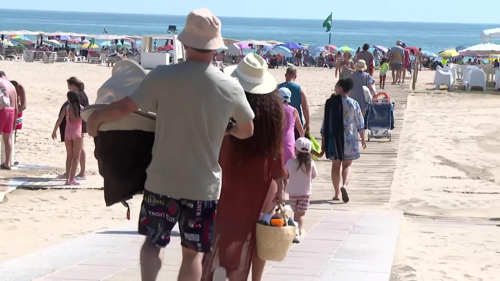 Viajeros de todo el país emprenden sus vacaciones de agosto