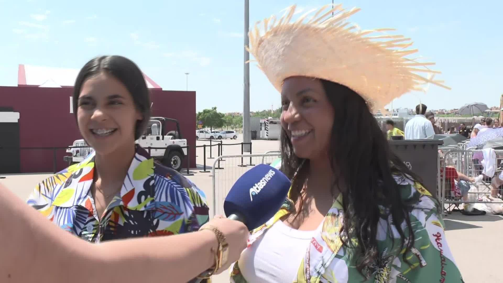 S024-MADRID AMBIENTE FANS BAD BUNNY