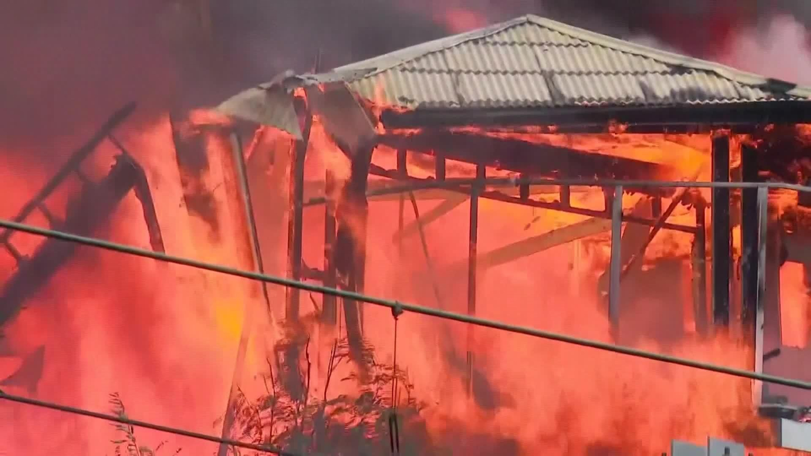S008-AUSTRALIA INCENDIO EVACUADOS
