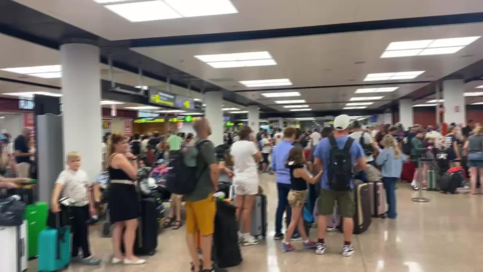S036-BARCELONA SEGUIMIENTO HUELGA AEROPUERTO EL PRAT