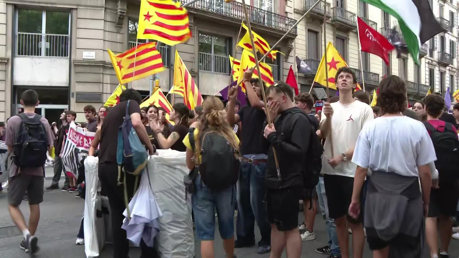 J075-BARCELONA DIADA MANIFESTACION CUP