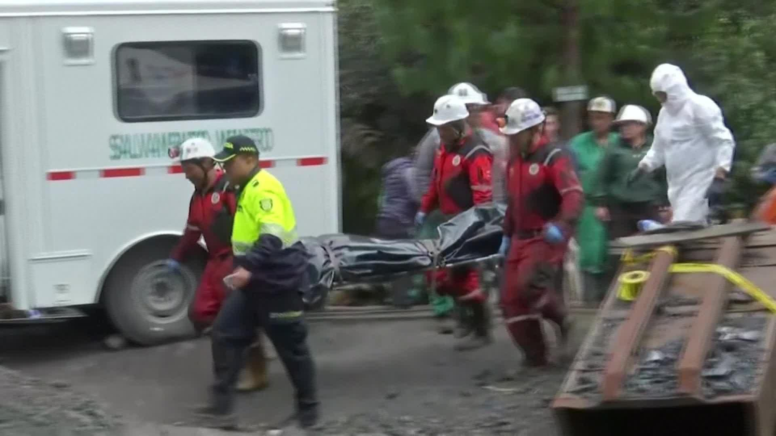 S004-COLOMBIA MUERTOS EXPLOSION MINA