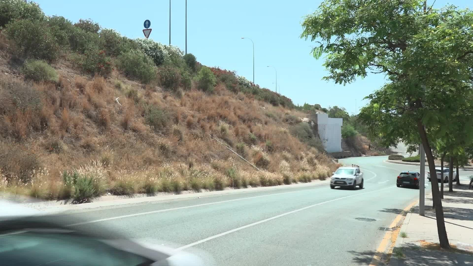 D023-MÁLAGA ACCIDENTE COCHE BARRANCO