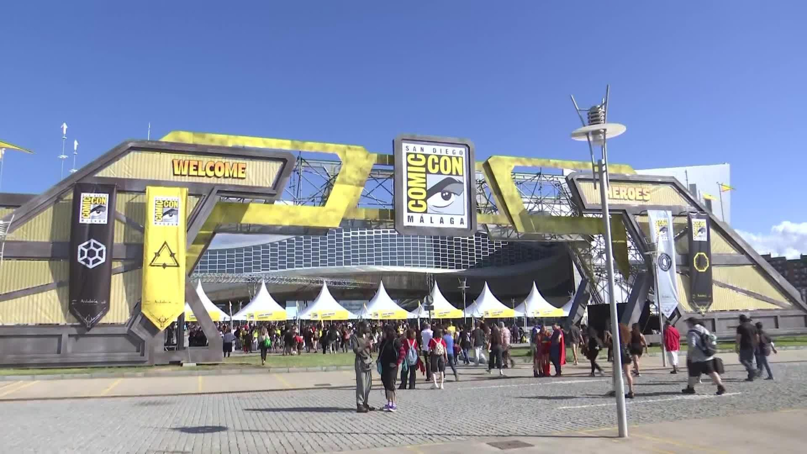 J044-MALAGA COMIENZA COMIC CON