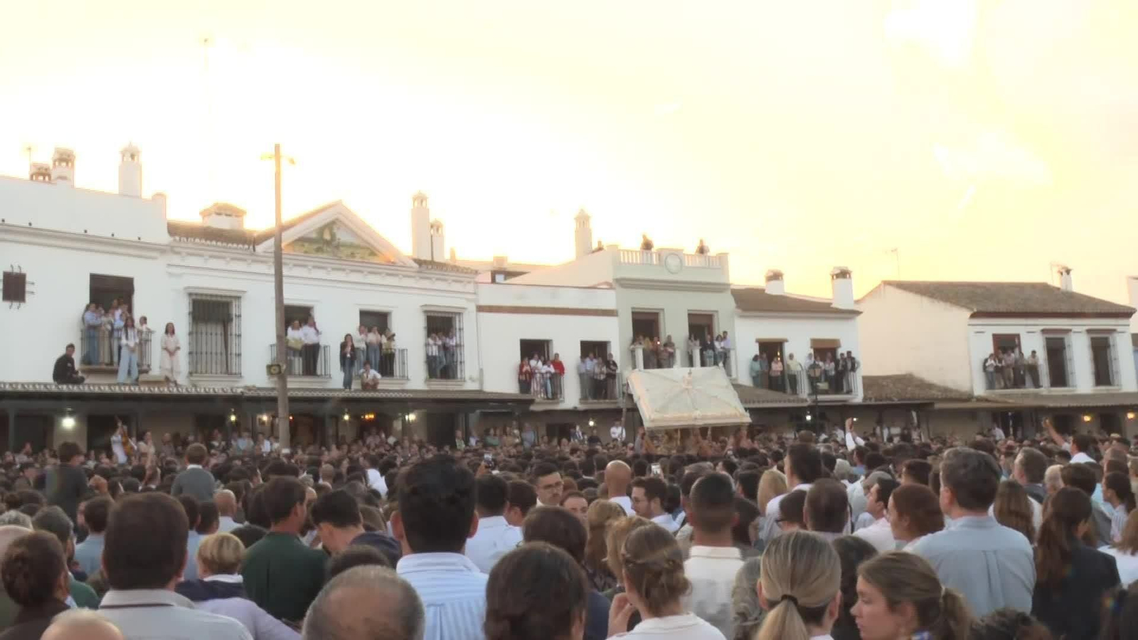 L046-HUELVA PROCESION VIRGEN EL ROCIO 2