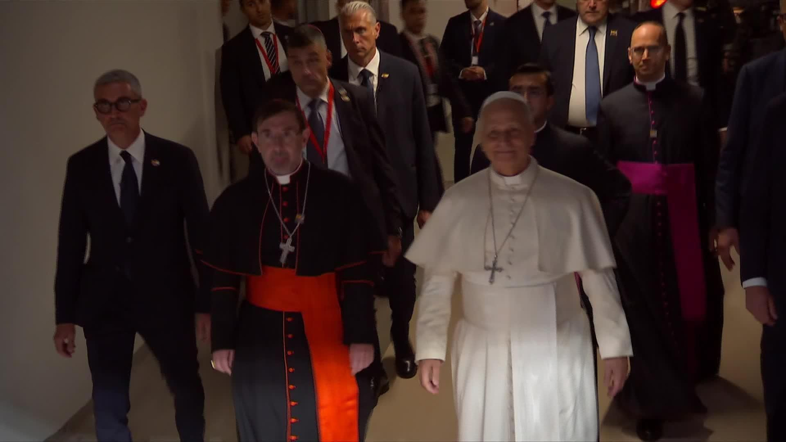 L084-MADRID PAPA LLEGADA AL BERNABEU E INICIO ACTO