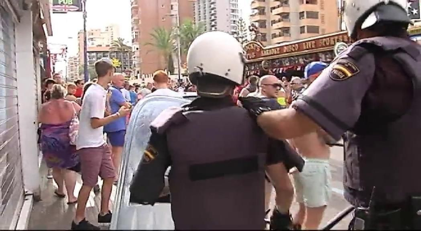Benidorm espera en tensión la próxima semifinal de Inglaterra