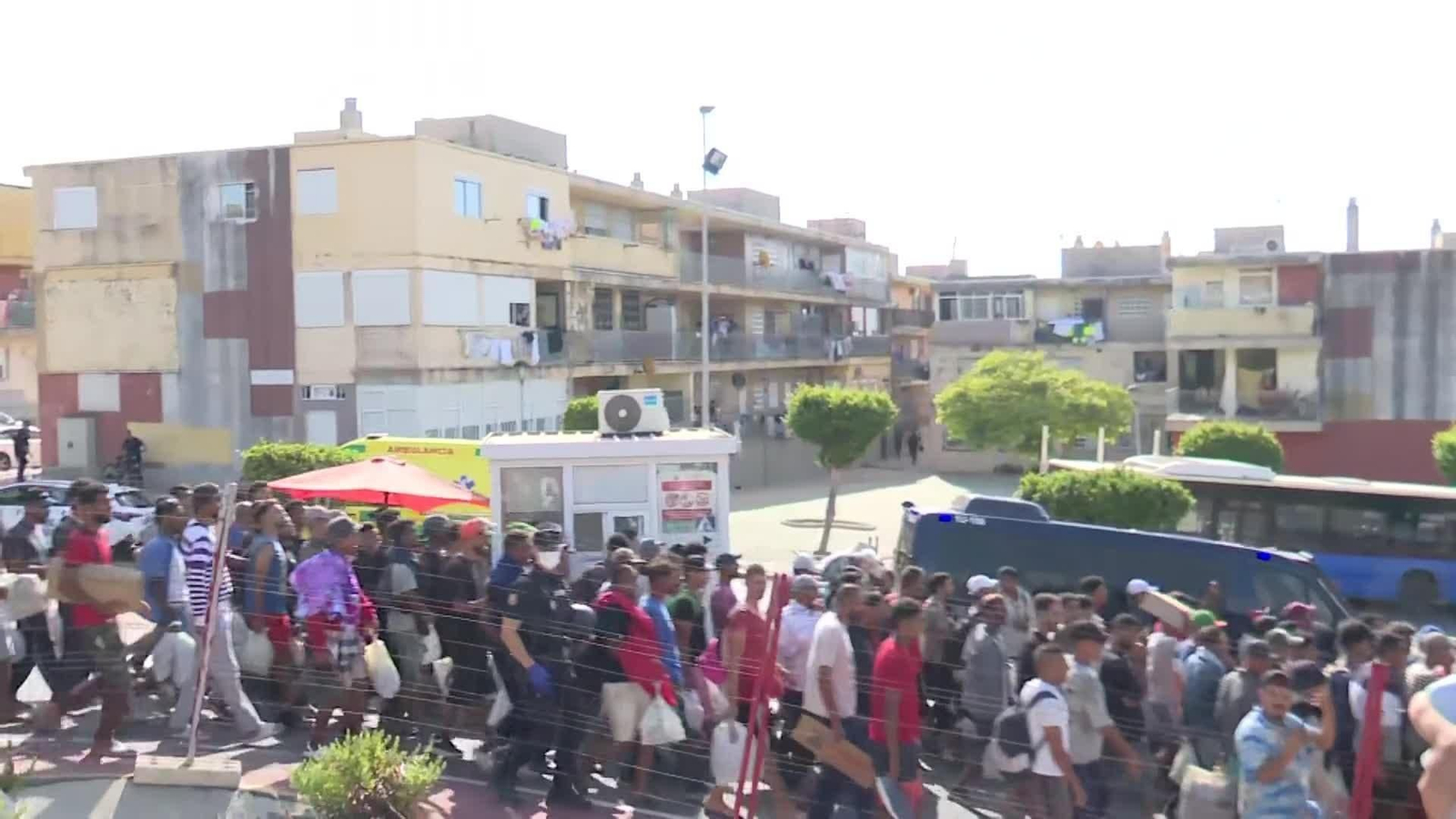 va desalojo migrantes playa