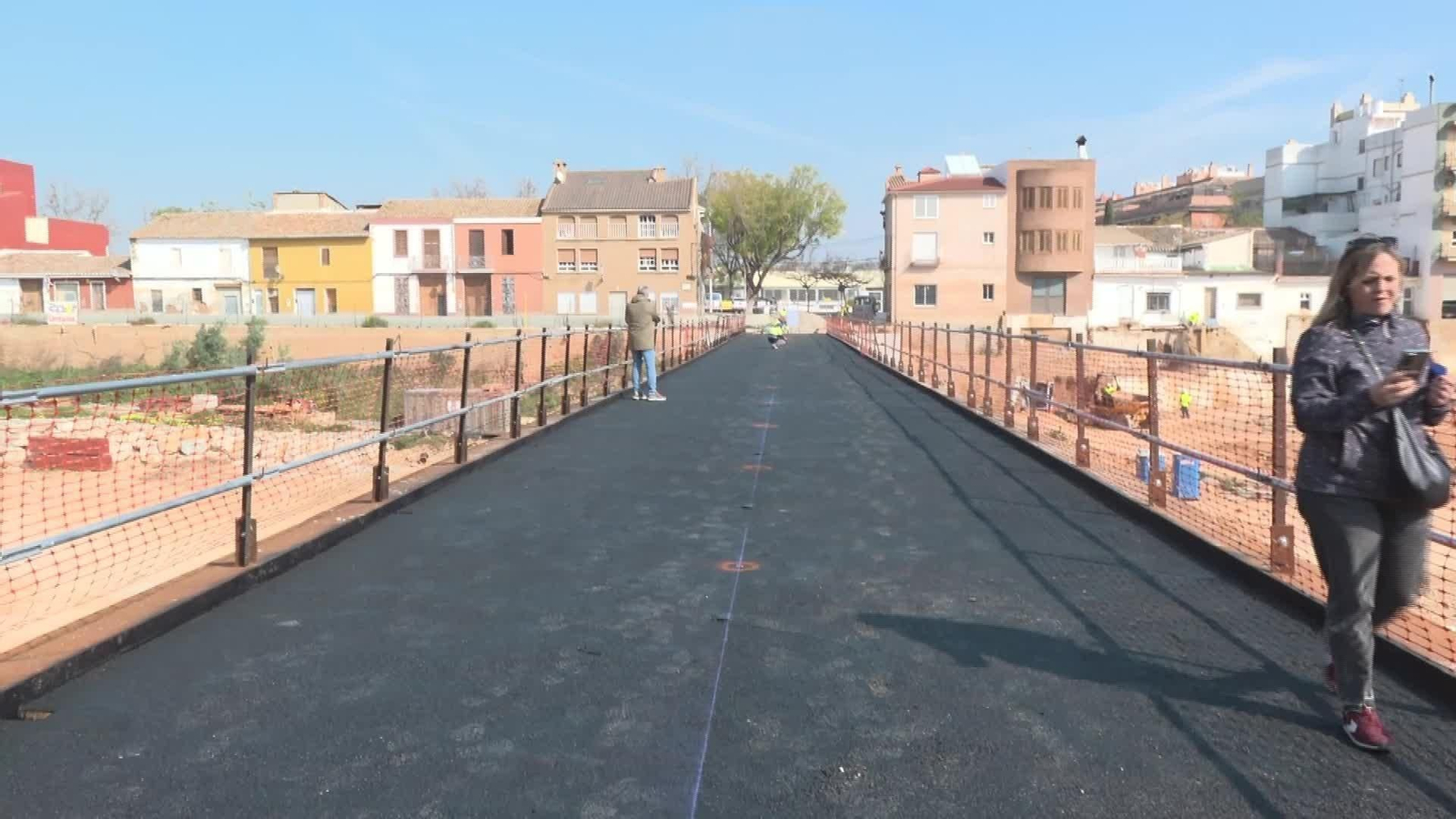 X041-VALENCIA PILAR BERNABE