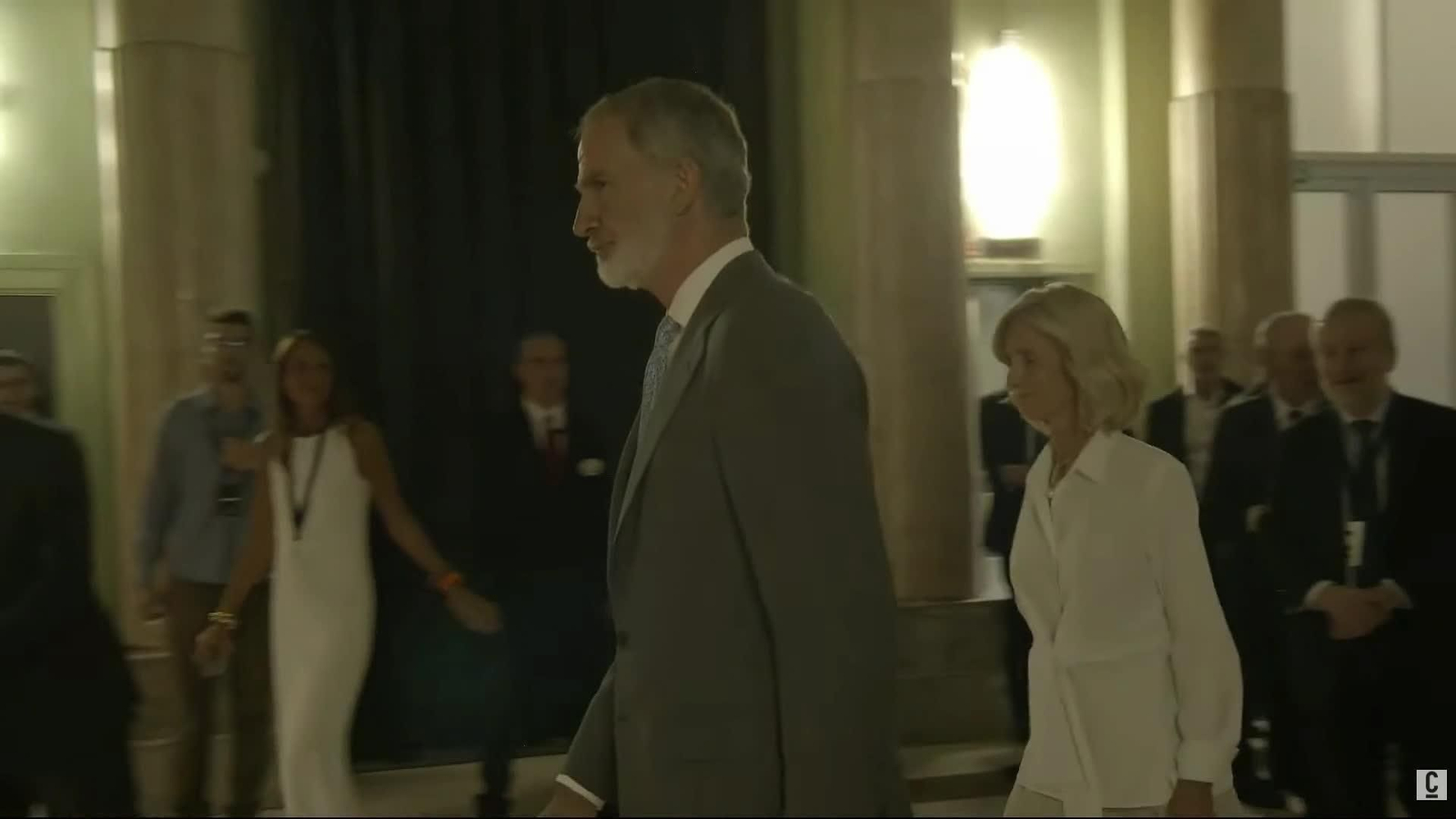 L060-MADRID EL REY EN LA GALA COTEC